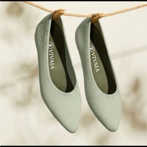 Aria2.0
Pointed-toe ballet flats